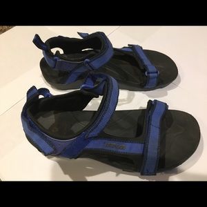 Teva Sandals Big Boy size 6